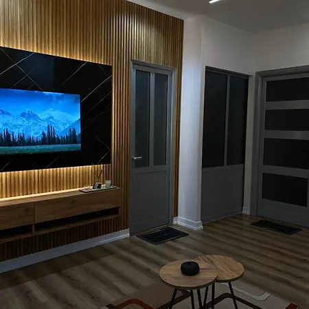 With A View דירה פוגרדץ