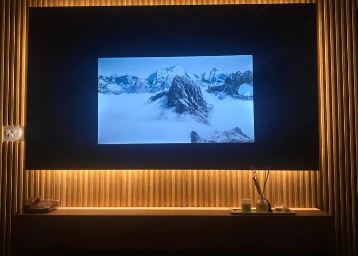 With A View פוגרדץ